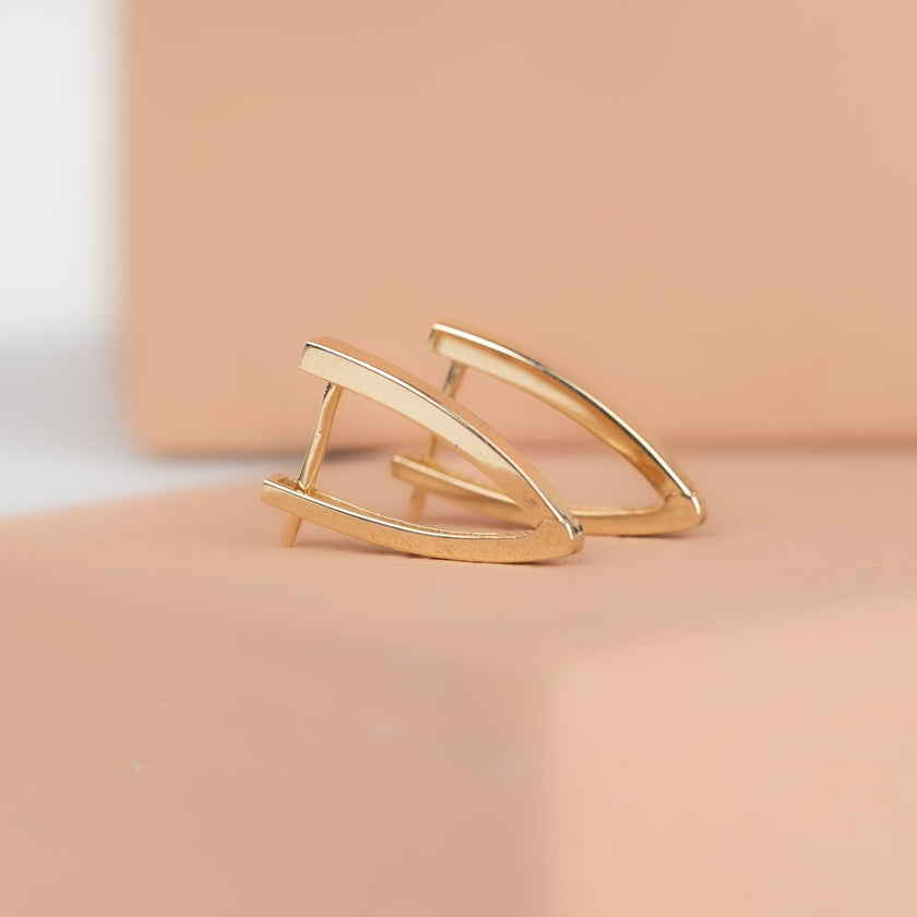 14 Ayar Altın V Hoop Sade Büyük Boy Minimalist Küpe D019