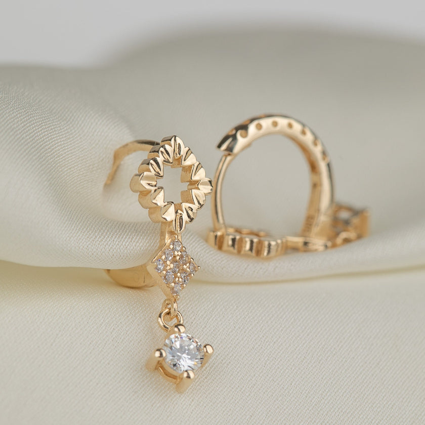 14 Ayar Altın Sallantılı Sarkıt Zarif Küpe A14-062