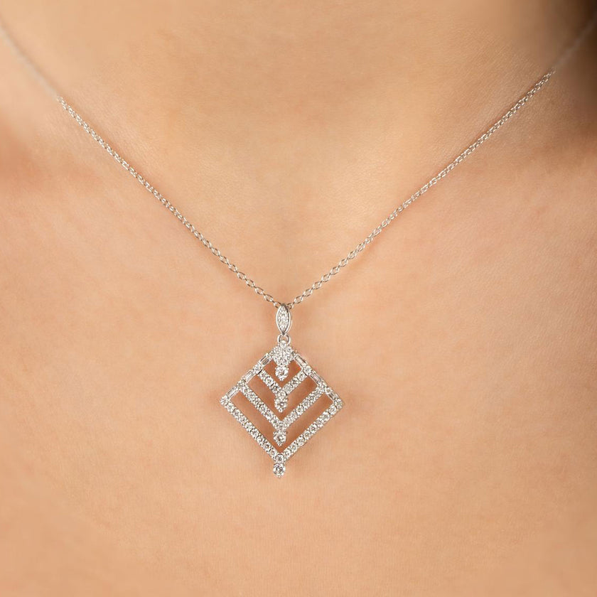 Shiny Spectra Minimalist Kare Dizayn 0.81 Karat F-G VS Pırlanta Fantazi Kolye OROK002