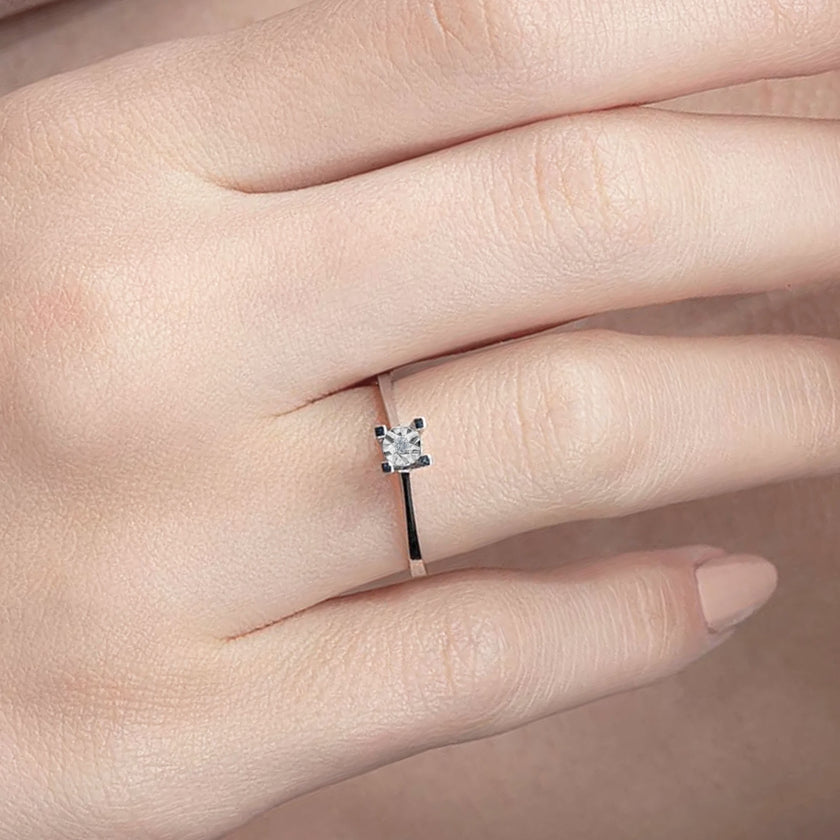 0.20 Karat Görünümlü 0.03 Karat Tektaş Efektli Pırlanta Yüzük 14 ayar Altın