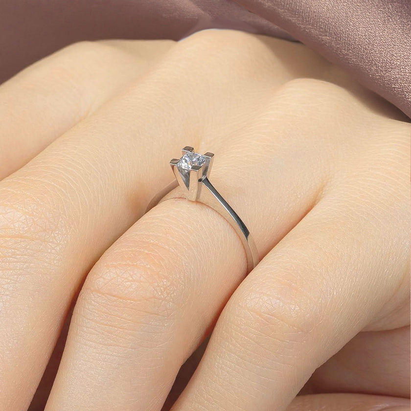 0.15 Karat Pırlanta Tektaş Yüzük Evlilik Teklifi için Klasik Model